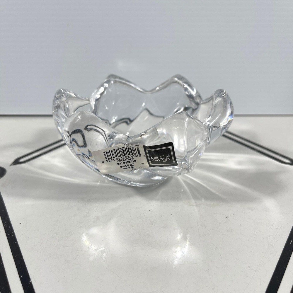 Mikasa Crocus Crystal Bowl 5.5 Inch Swirl Scalloped Clear Glass Slovenia‎ XY 212